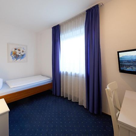 Hotel Garni Demmel Bruckmühl Екстериор снимка