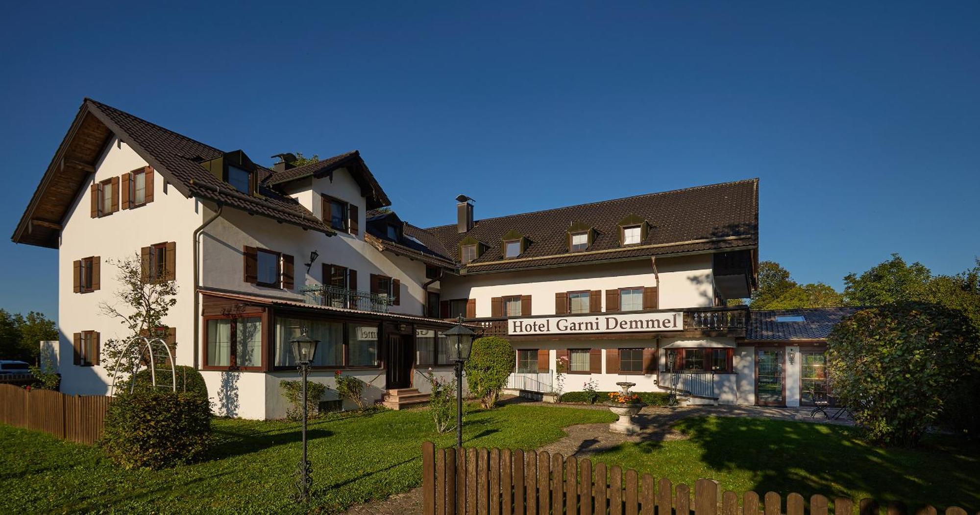 Hotel Garni Demmel Bruckmühl Екстериор снимка
